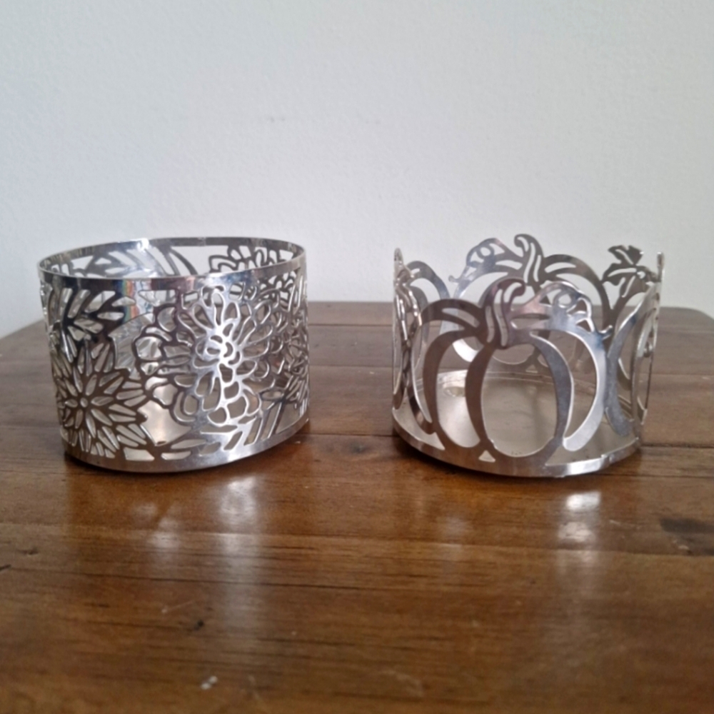 Set of 2 Decorative Metal Candle Holders – Floral & Pumpkin Design
